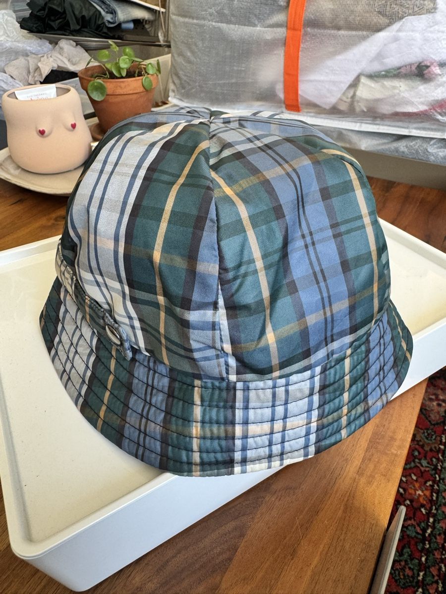 Chapeaux, bonnets & casquettes: Plaid short brimmed hat – D'occasion à Zürich par kri_zhv2