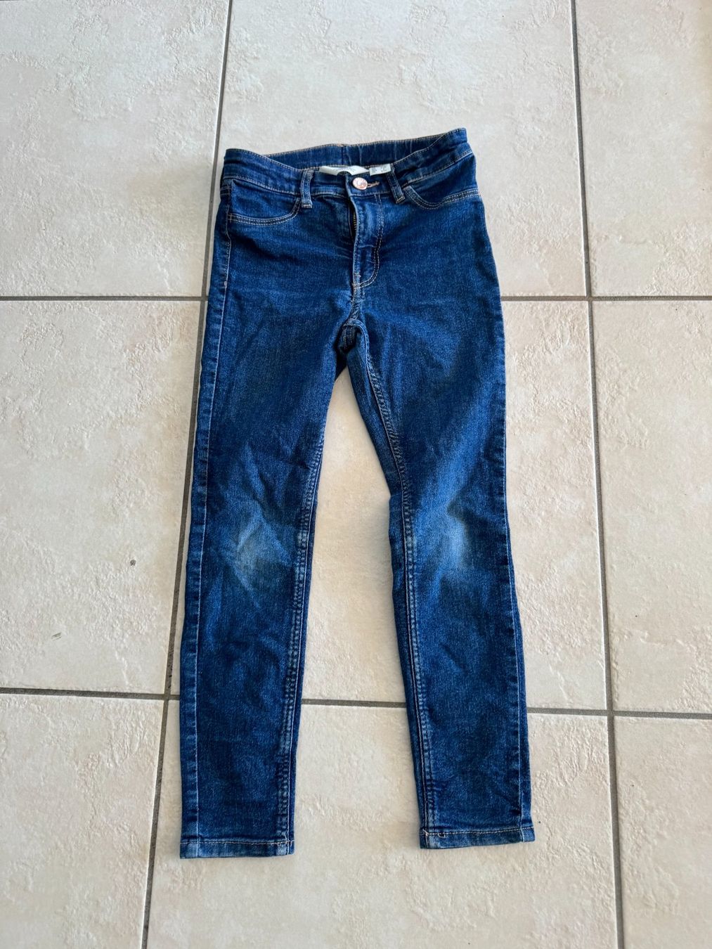 H&M Pantaloni: Jeanshose H&M 122 Mädchen – Usato da Kloten venduto da sab_khn2