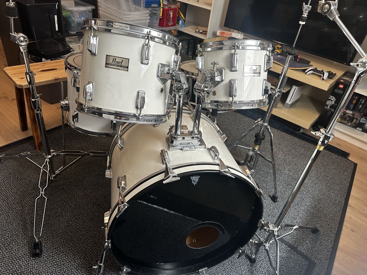 Strumenti musicali: Pearl DX Serie Drumset – Usato da Oftringen venduto da Brobea6 1