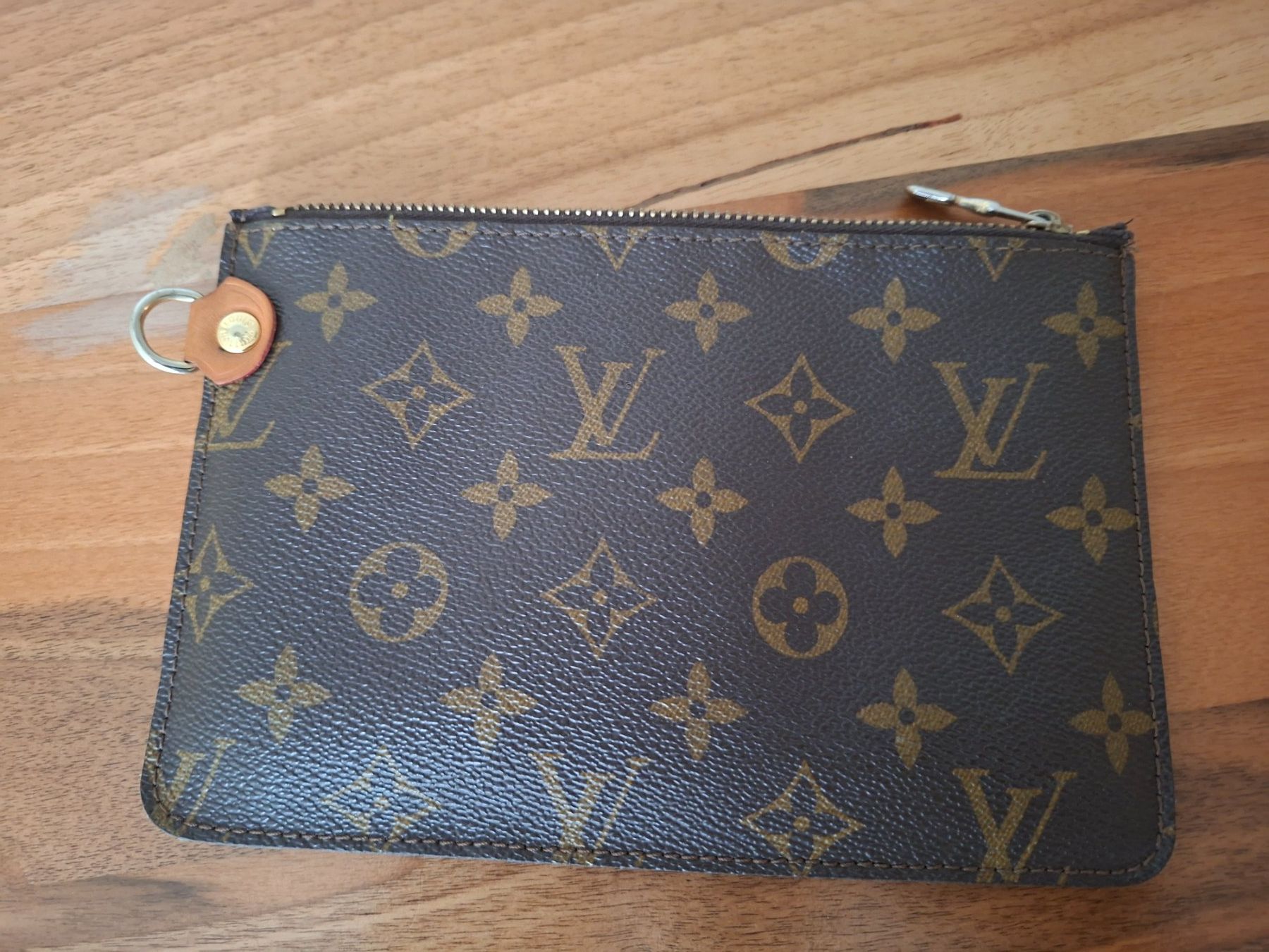 Louis Vuitton Portemonnaie: Louis Vuitton Pochette Monogram Canvas gebraucht – Gebraucht aus Schaffhausen von meteor7