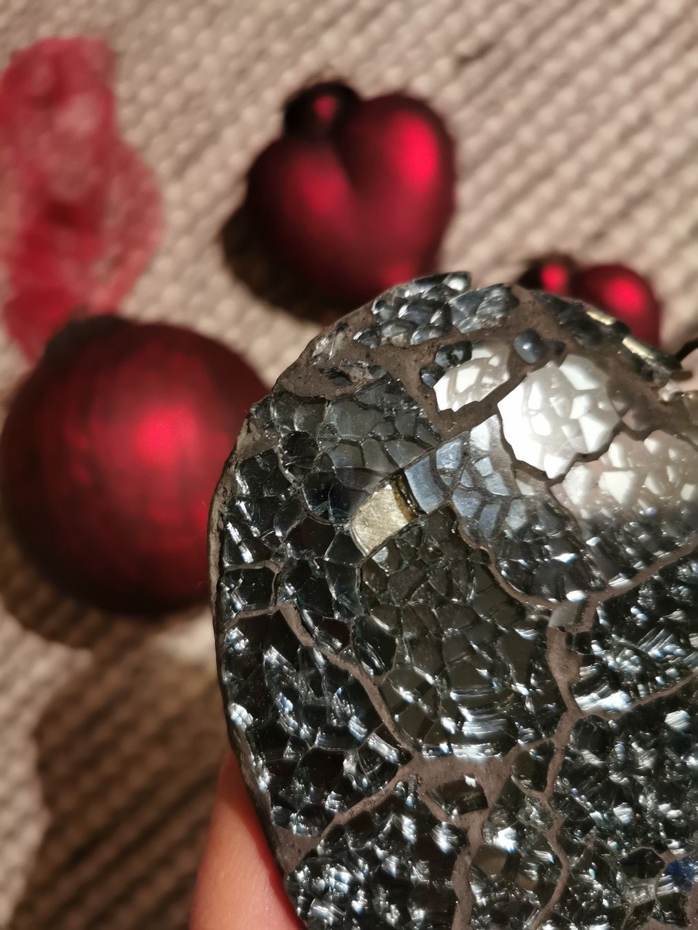 Tutte le decorazioni: 5 Weihnachtskugeln Herzen Biedermeier rot Shabby Chic – Usato da Luzern venduto da Brueschi 4