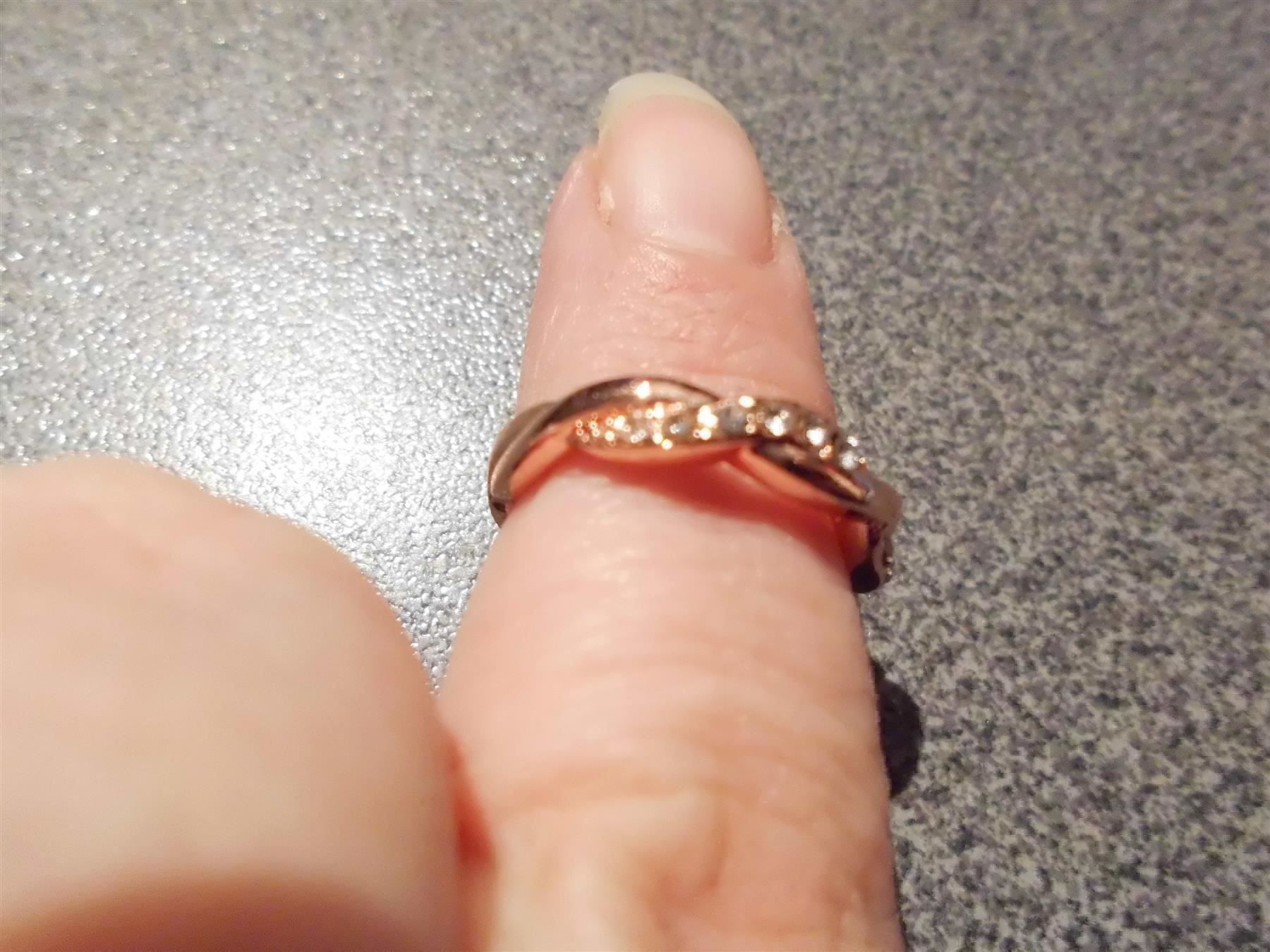 Anelli: Ring Farbe rosegold / goldig / Steinchen – Usato da Zürich venduto da Motzkuh 1