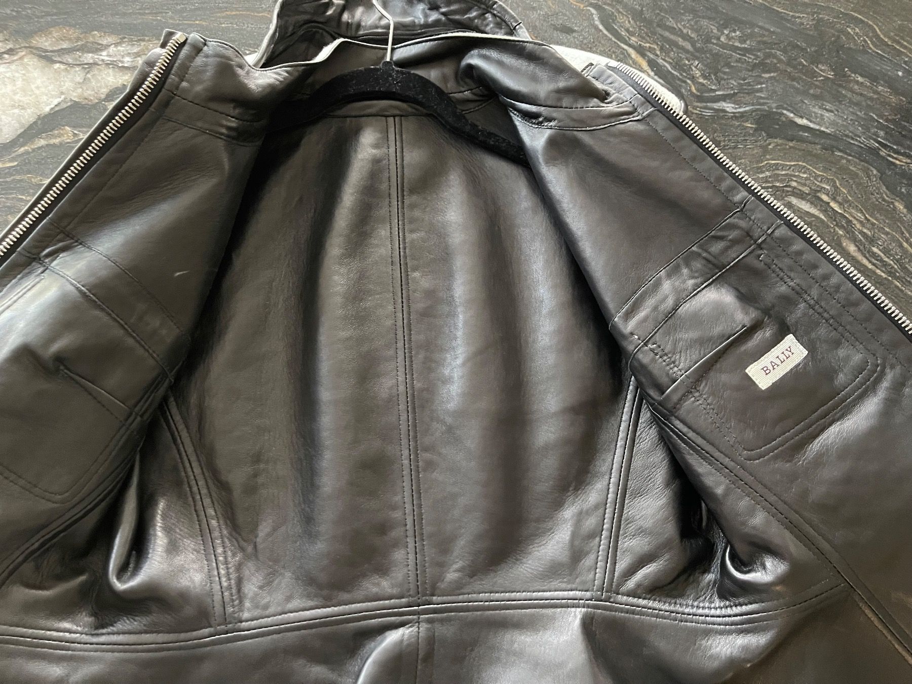 Bally Giacche: BALLY Lederjacke NEU, Lim. Edition Gr. 36 – Nuovo (secondo la descrizione) da Dättwil AG venduto da nika8810 2