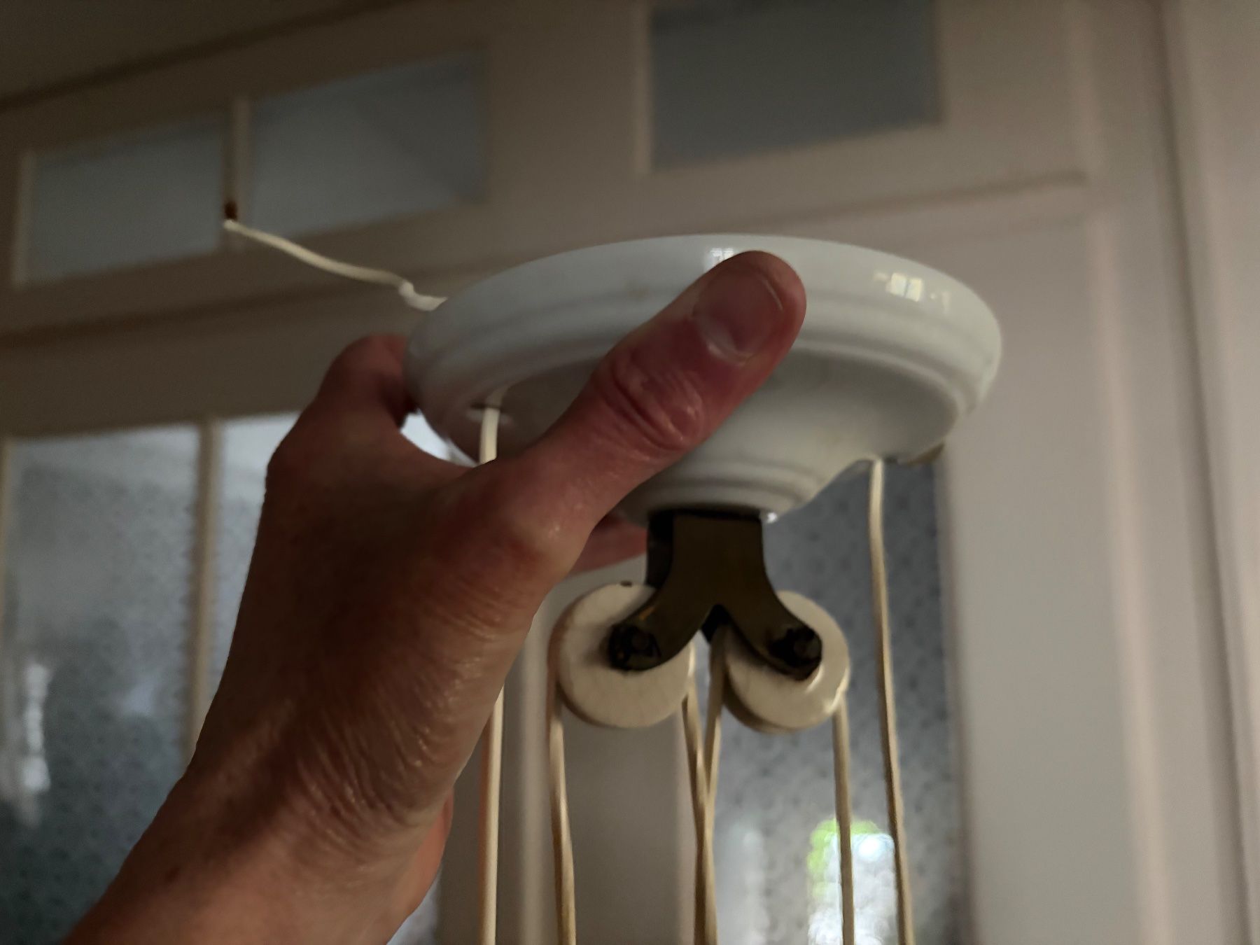 Lampade: Antike Lampe mit Gegengewicht – Usato da St.Gallen venduto da Boergie 4