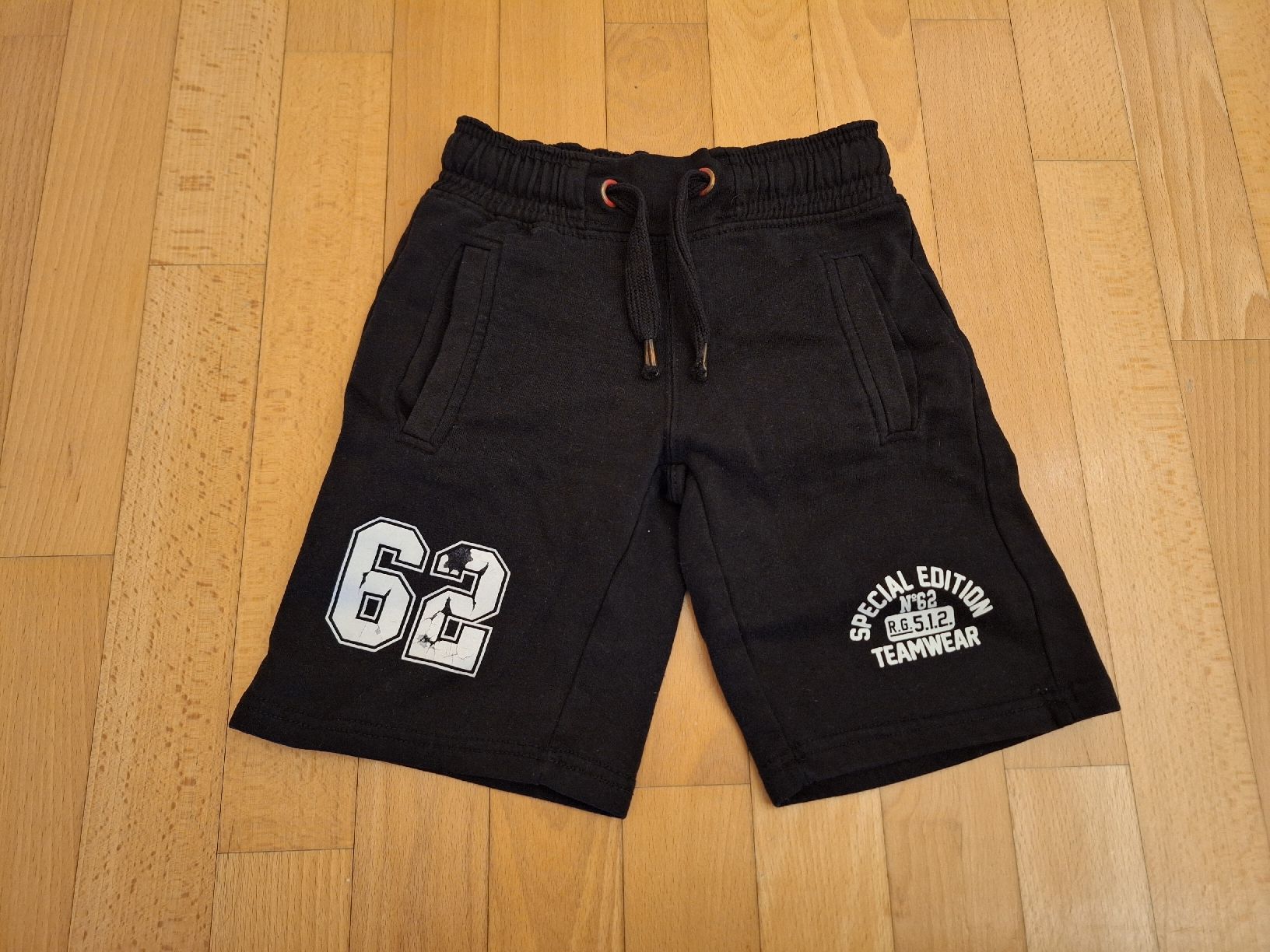 Pantaloni: Shorts in Gr. 116 – Usato da Oberrieden venduto da man_9tm2