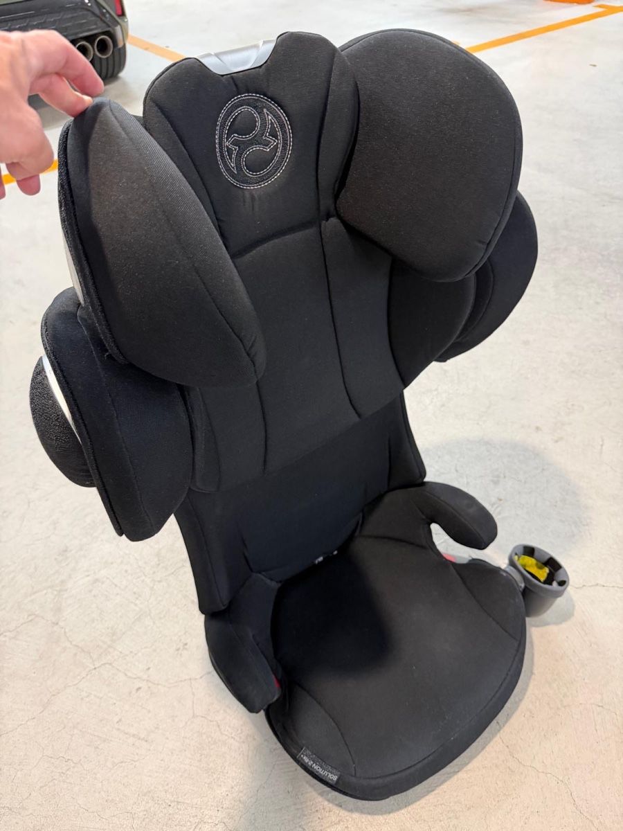 Cybex Sièges auto: Cybex Solution Z-fix Kindersitz schwarz – D'occasion à Kilchberg ZH par 2nd.Life 3