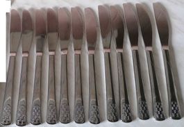 12 Messer, Edelstahl, mit Muster, Top Zustand, Vintage