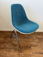 Eames Fiberglass Stuhl DSS – Original Herman Miller