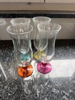 4 Cocktailgläser mit farbigem Fuss, guter Zustand