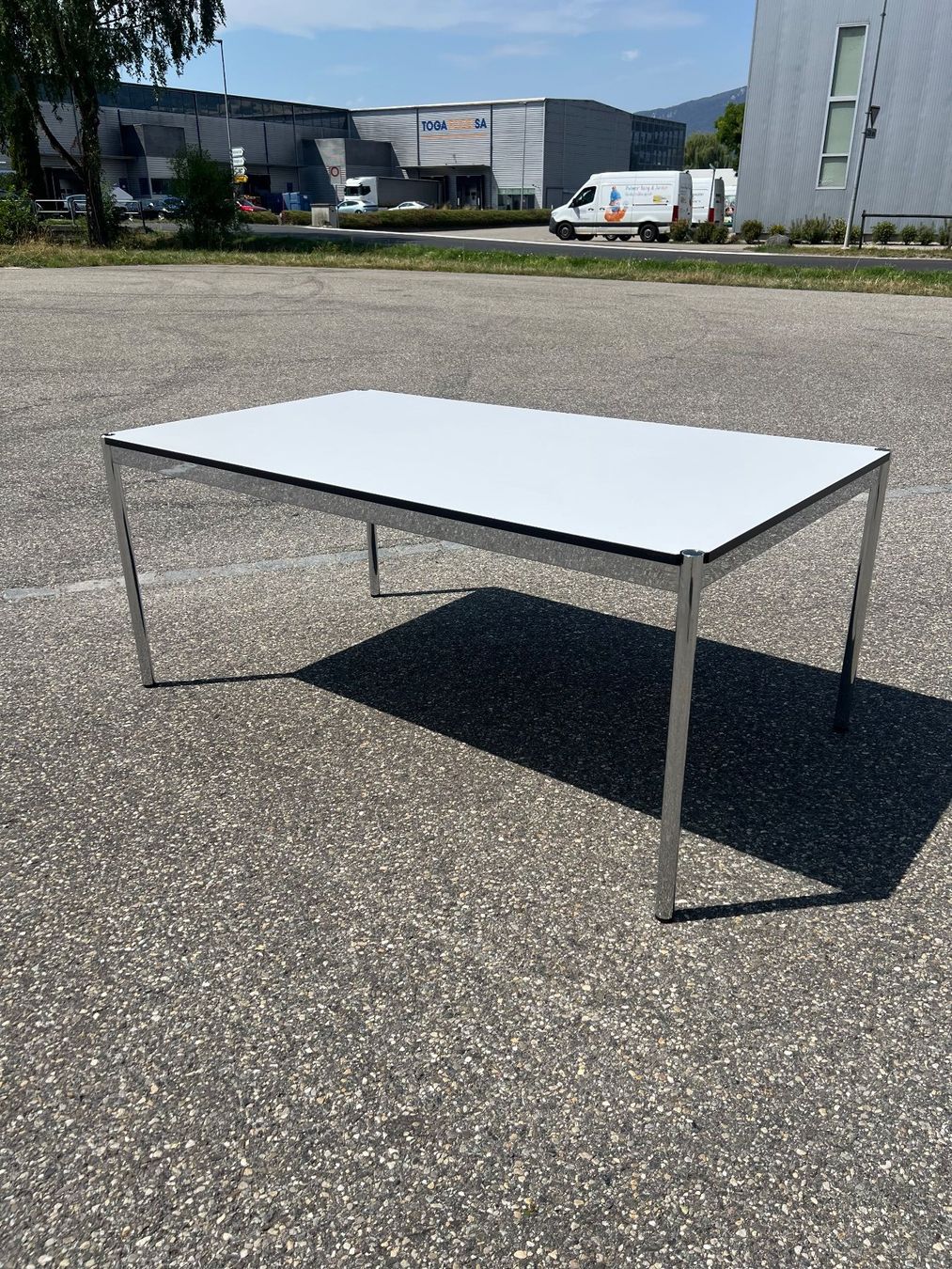 USM Schreibtische: 012 USM Haller Bürotisch – Gebraucht aus Wangen an der Aare von TBYN 1