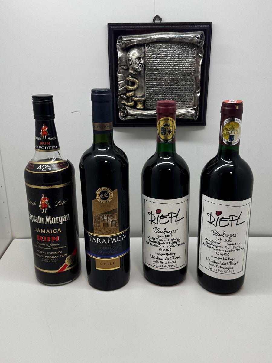 Bevande alcoliche: Captain Morgan Rum, Tarapaca, & Riepl Wein -  – Usato da Schlieren venduto da Eldi84
