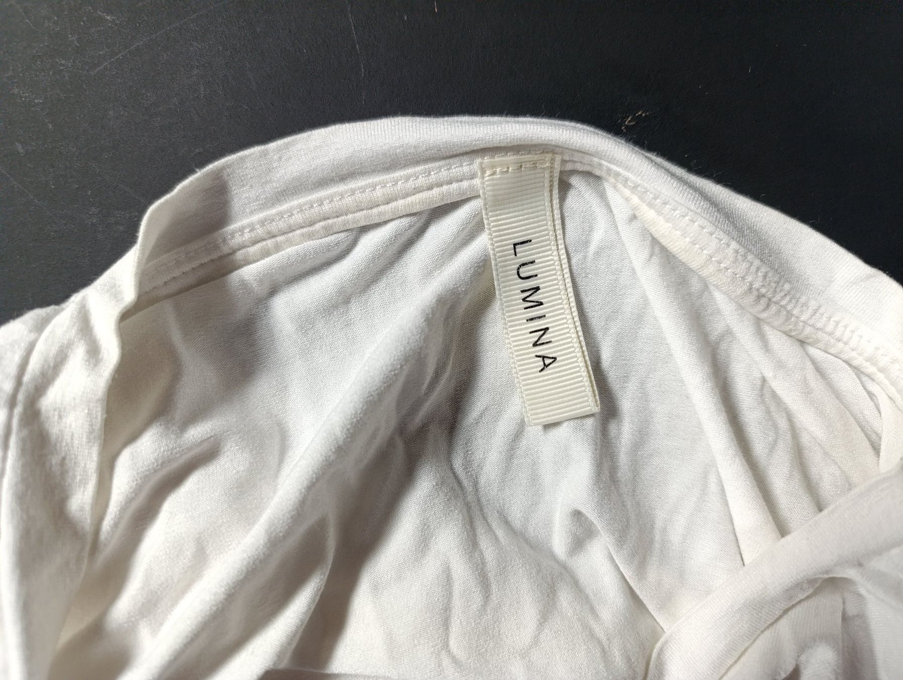 Top: LUMINA crop top blanc – Usato da Thielle venduto da Plusvalue_Neuchatel 2