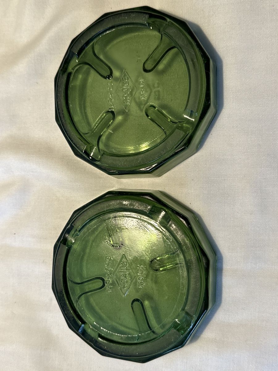 Untersetzer: 2x Untersetzer grün Glas, Durchmesser 12 cm, Rillenglas – Gebraucht aus Zürich von Chaeffeler 2