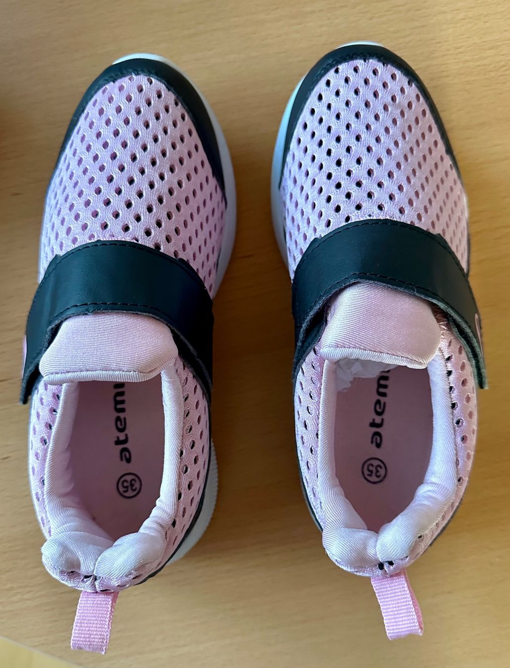 Schuhe für Mädchen: Freizeitschuh, Trainingsschuh Grösse 35 Mädchen/Damen – Gebraucht aus Wallbach von 10merlin