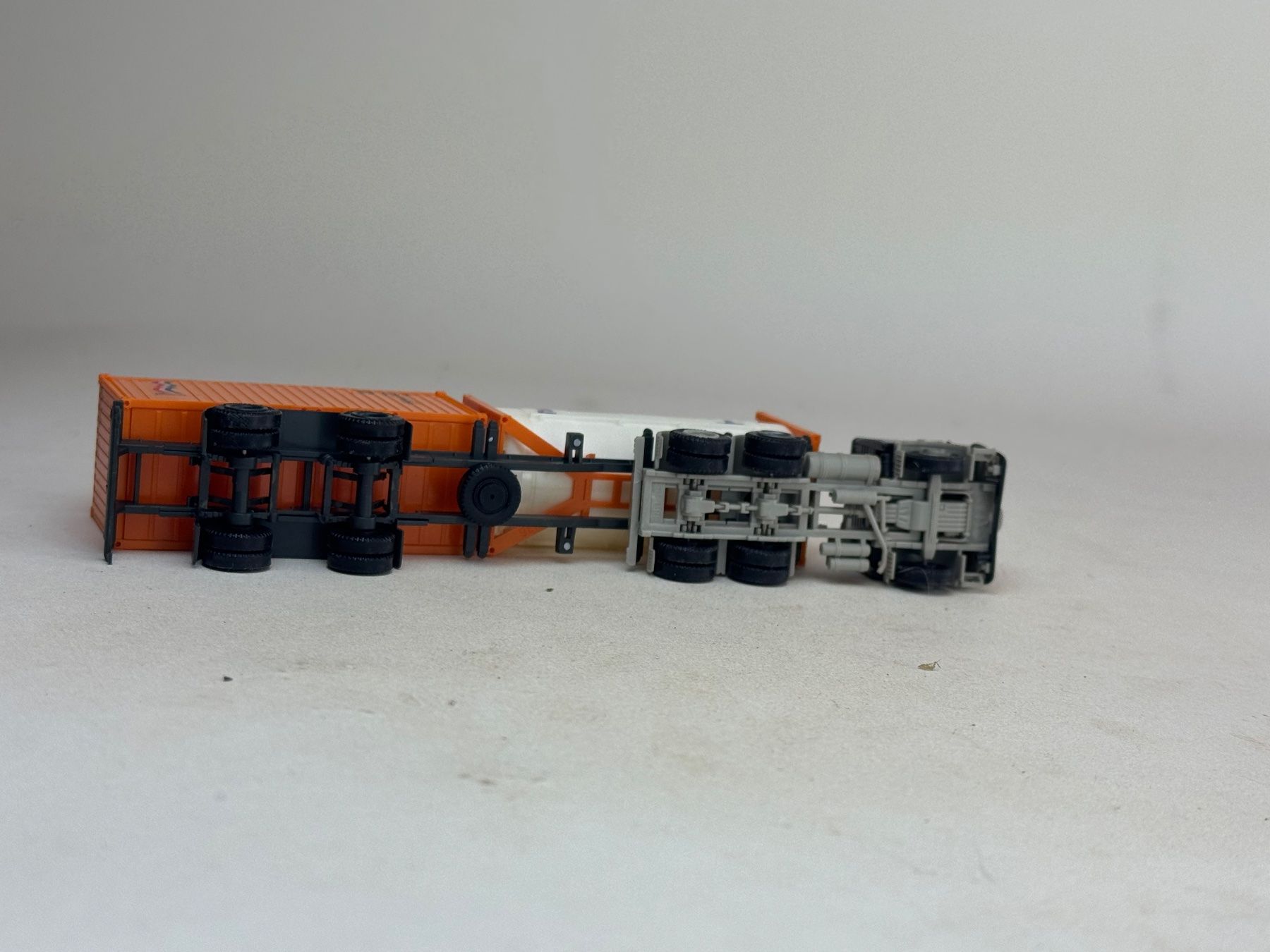 Wiking Modellini d'auto: VE1- Herpa Mercedes Container Sattelzug – Usato da Elm venduto da Wikmtz 2