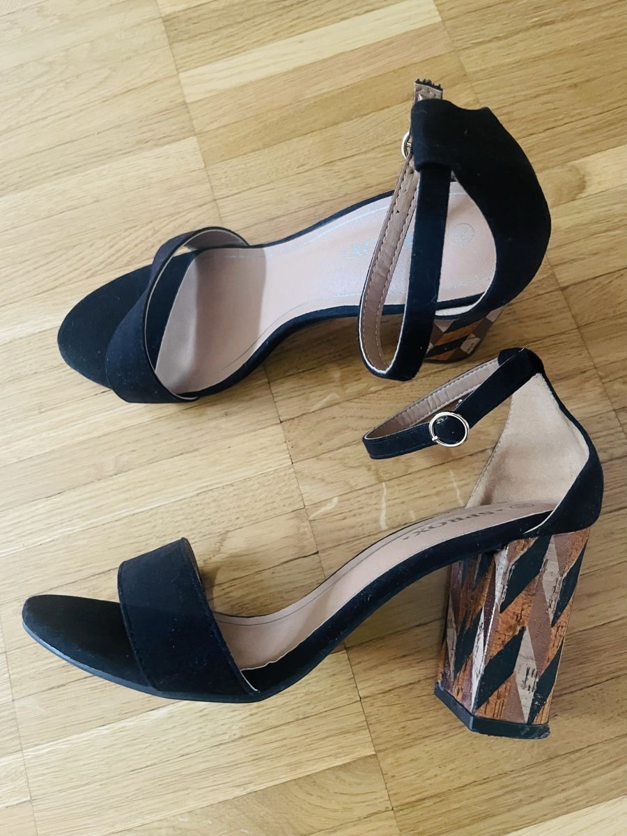 Scarpe da donna: Sandales à talons 39 – Usato da gland venduto da Moral