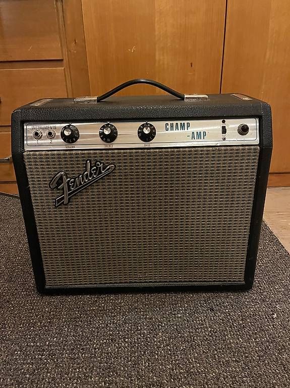 Amplificatori: Fender Champ E-Gitarrenverstärker von 1971 – Usato da Bern venduto da Simon21