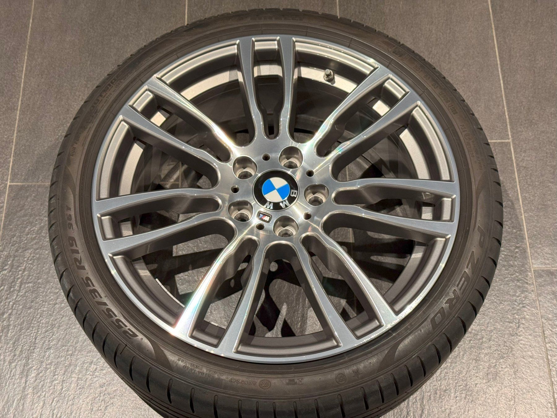 BMW Cerchioni: BMW Alufelge M Sternspeiche 403 – Usato da Mörschwil venduto da Nrohner