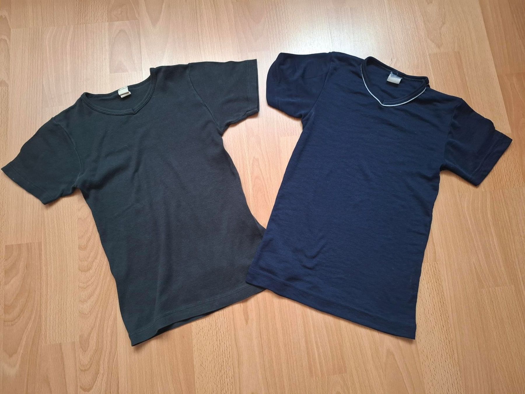 T-Shirts: 2 T-shirts – Gebraucht aus Porrentruy von Piquetix