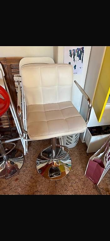 Hocker: Barhocker weiss  – Gebraucht aus Wettingen von xen_t6v6 2
