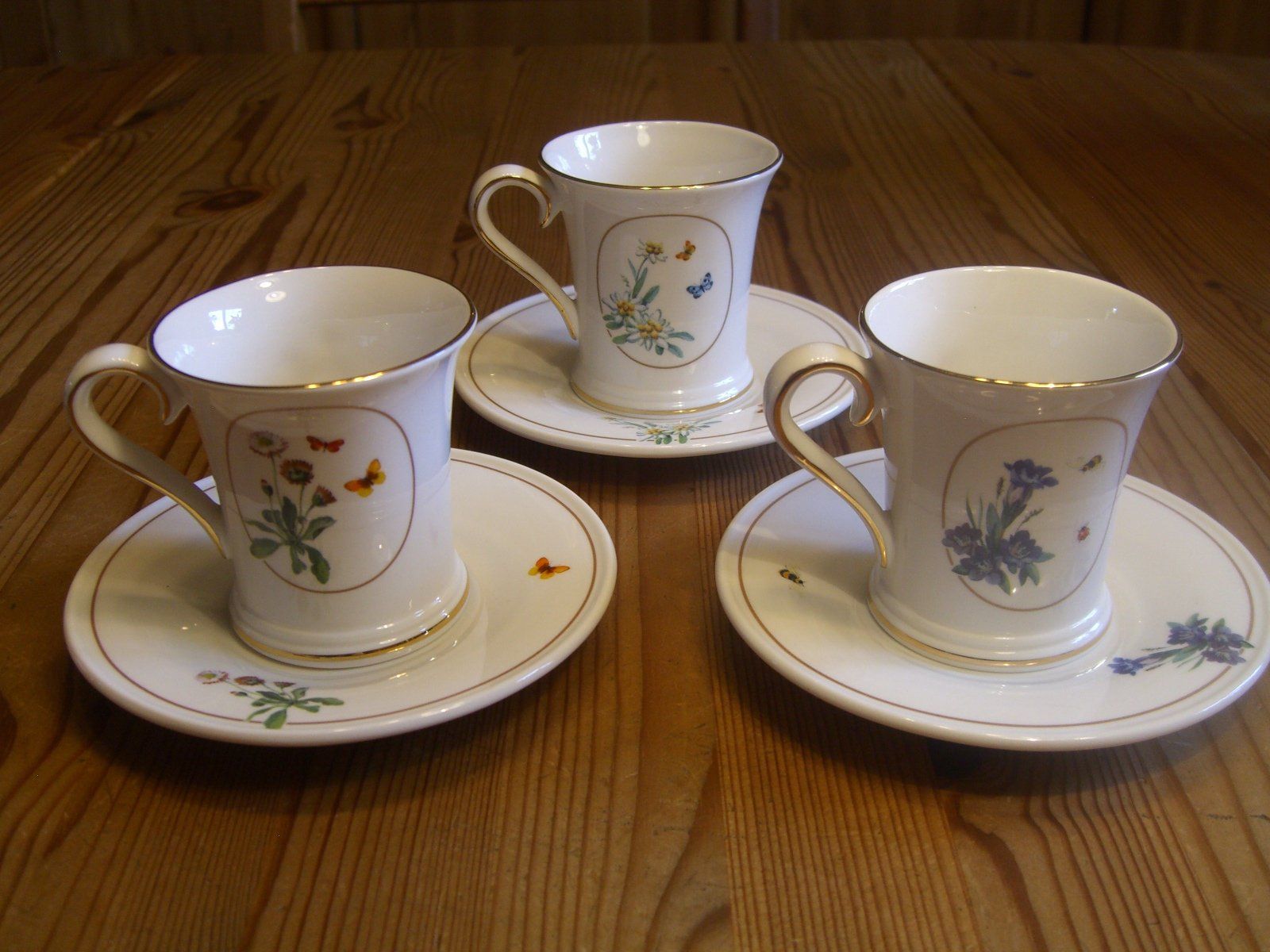 Set di piatti: wunderschönes "Hummel/Göbel" Espressotassen Set – Nuovo (secondo la descrizione) da Winterthur venduto da Gaia 2
