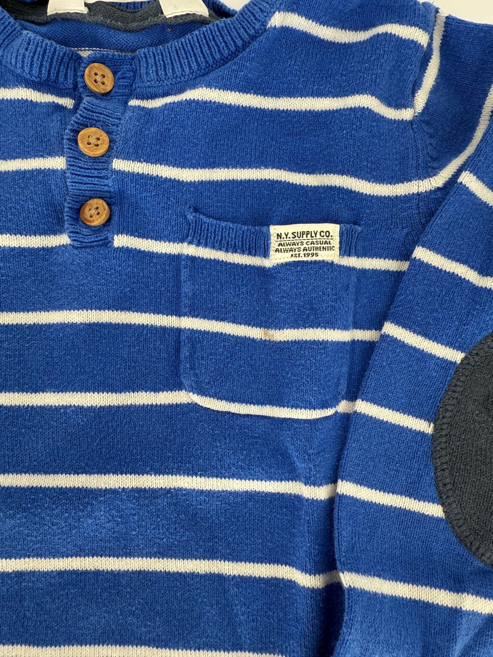 H&M Pulls et sweat-shirts: Pullover Gr. 98/104 von H&M – D'occasion à Auenstein par moin. 1
