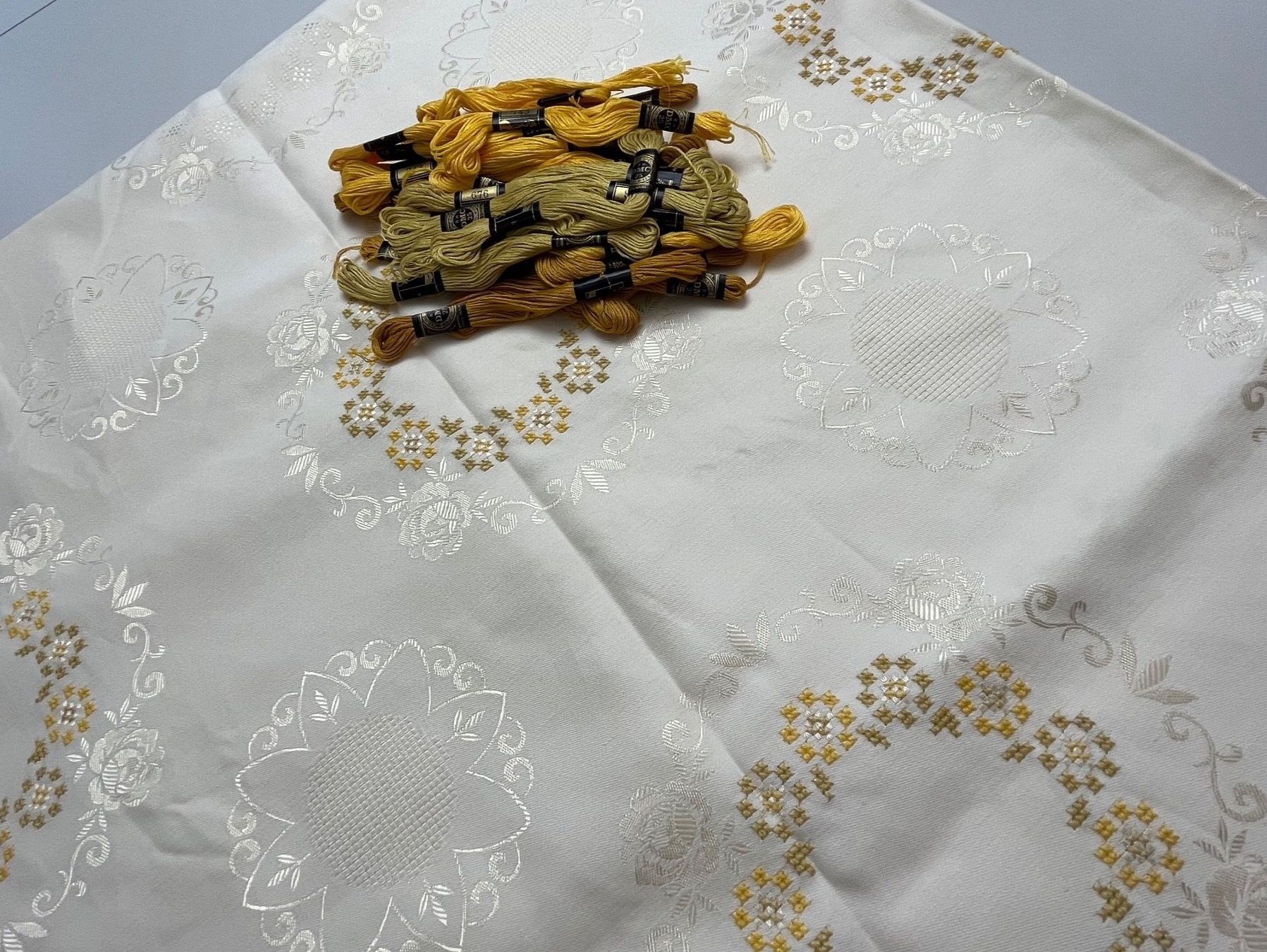 Decken: Tischdecke zum Sticken – Gebraucht aus Zollikofen von pico27 2