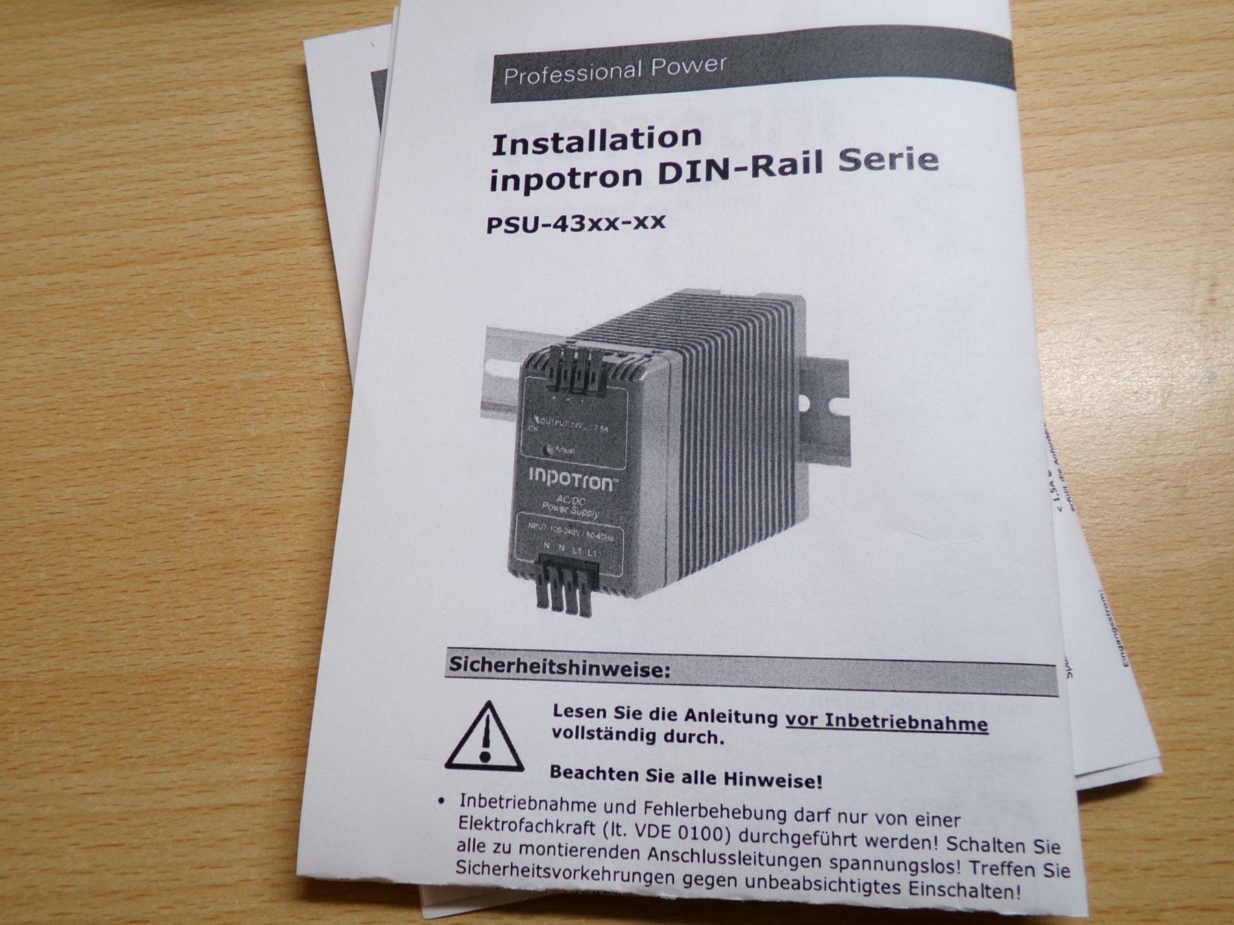 Elektronikbauteile: Spannungsversorgung 24VDC 1,4A – Neu und originalverpackt aus Hombrechtikon von HGK50 3