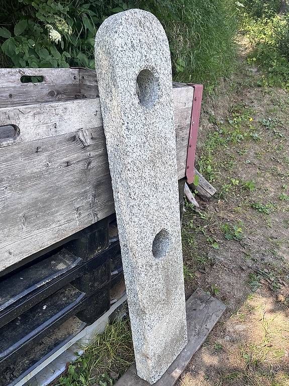 Pietre & tegole: Zaunpfosten aus Granit Stein  – Usato da Brig venduto da Molipat 1
