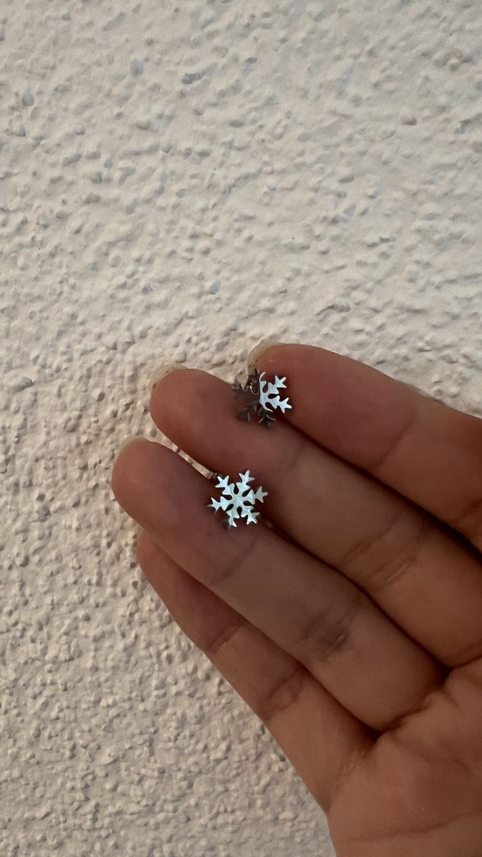 Ohrringe & -stecker: Snowflake Stud Earrings – Neu und originalverpackt aus Interlaken von Duoduo_z 2