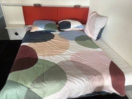 Modernes Bett 160 x 200 cm inkl. Kopfteil & Spotlampen