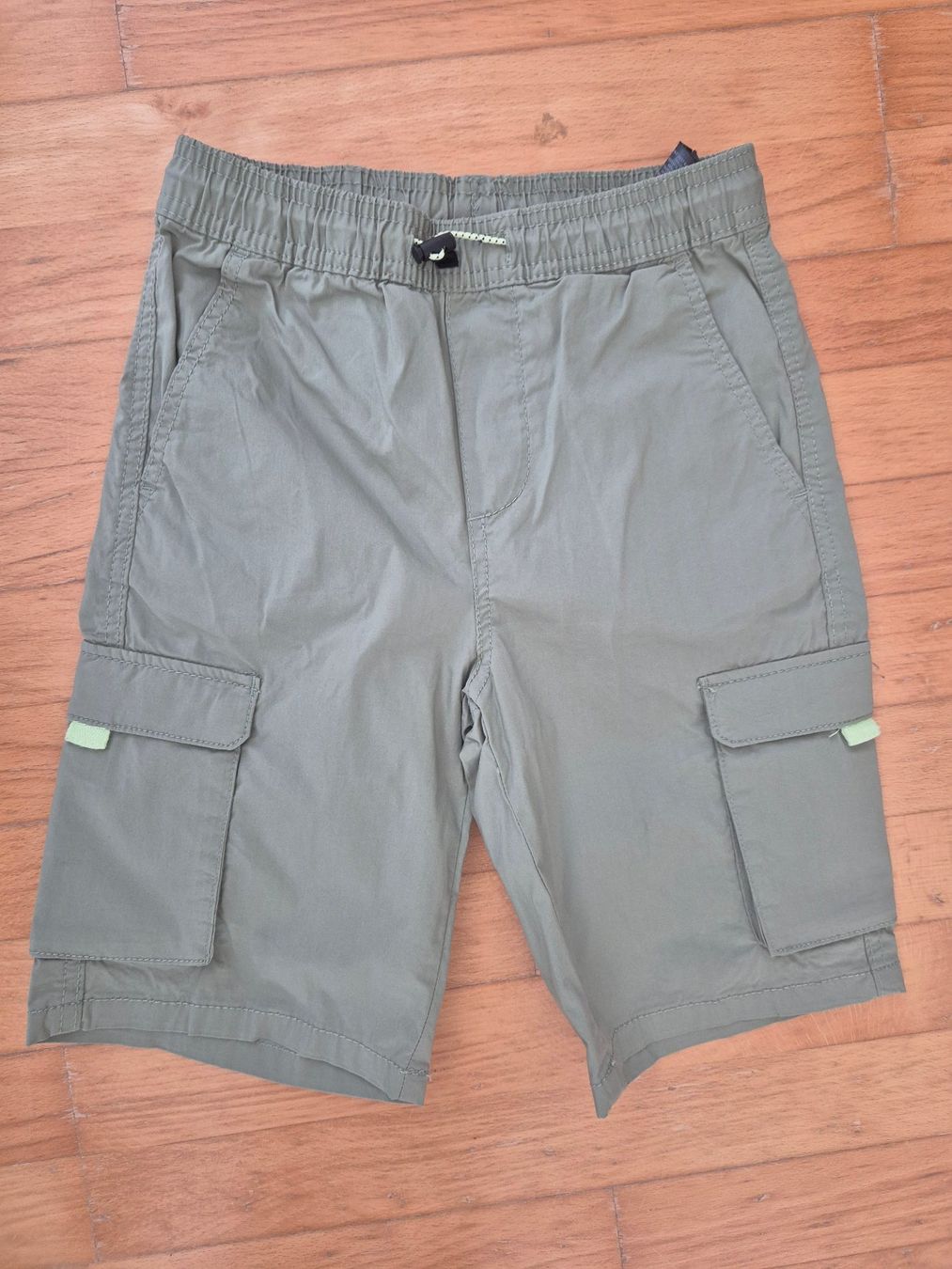 H&M Pantaloni: kurze Hose Outdoor Grösse 122 H&M – Usato da Wittenbach venduto da MOW9