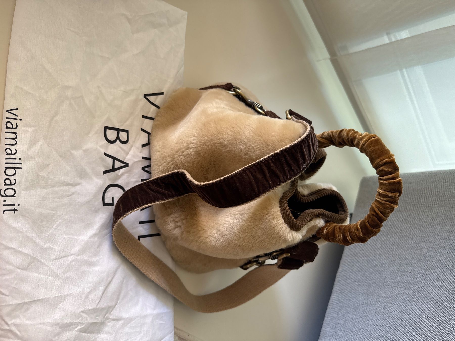 Borse da donna: Kunstfell Handtasche von Viamail Bag – Usato da Stäfa venduto da snoopyche