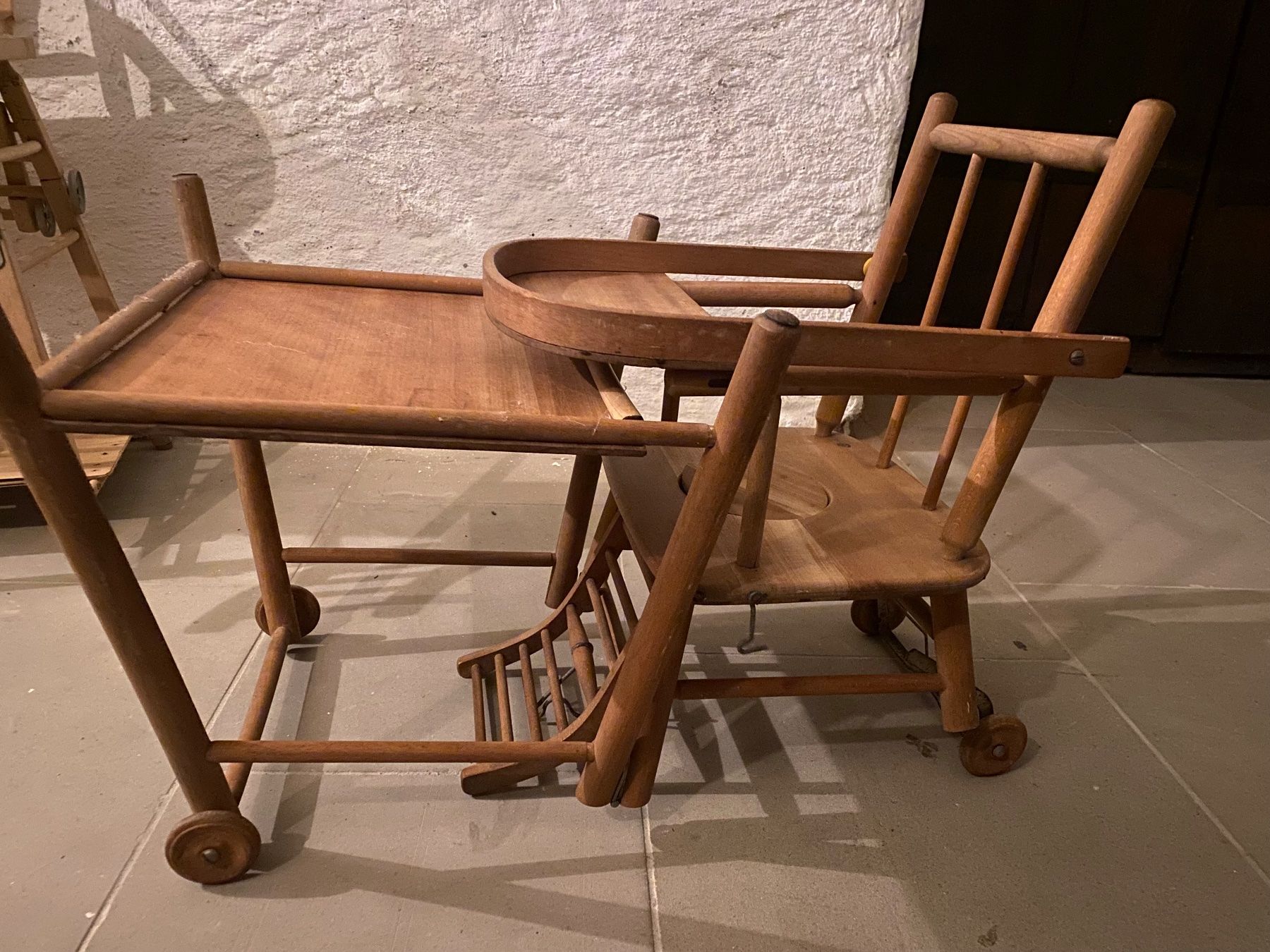 Seggioloni: Hochstuhl aus Holz – Usato da Fribourg venduto da geraldine132 2