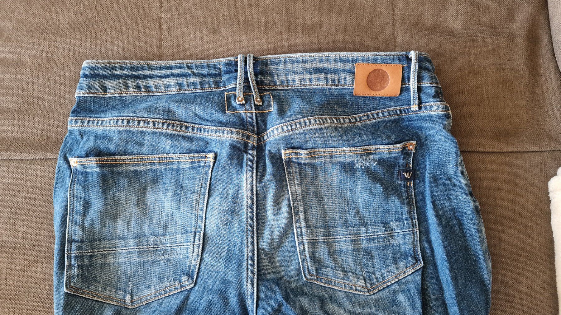 Le Temps Des Cerises Jeans: Le temps des cerises Jeans – D'occasion à Kerns par onewayticket 1