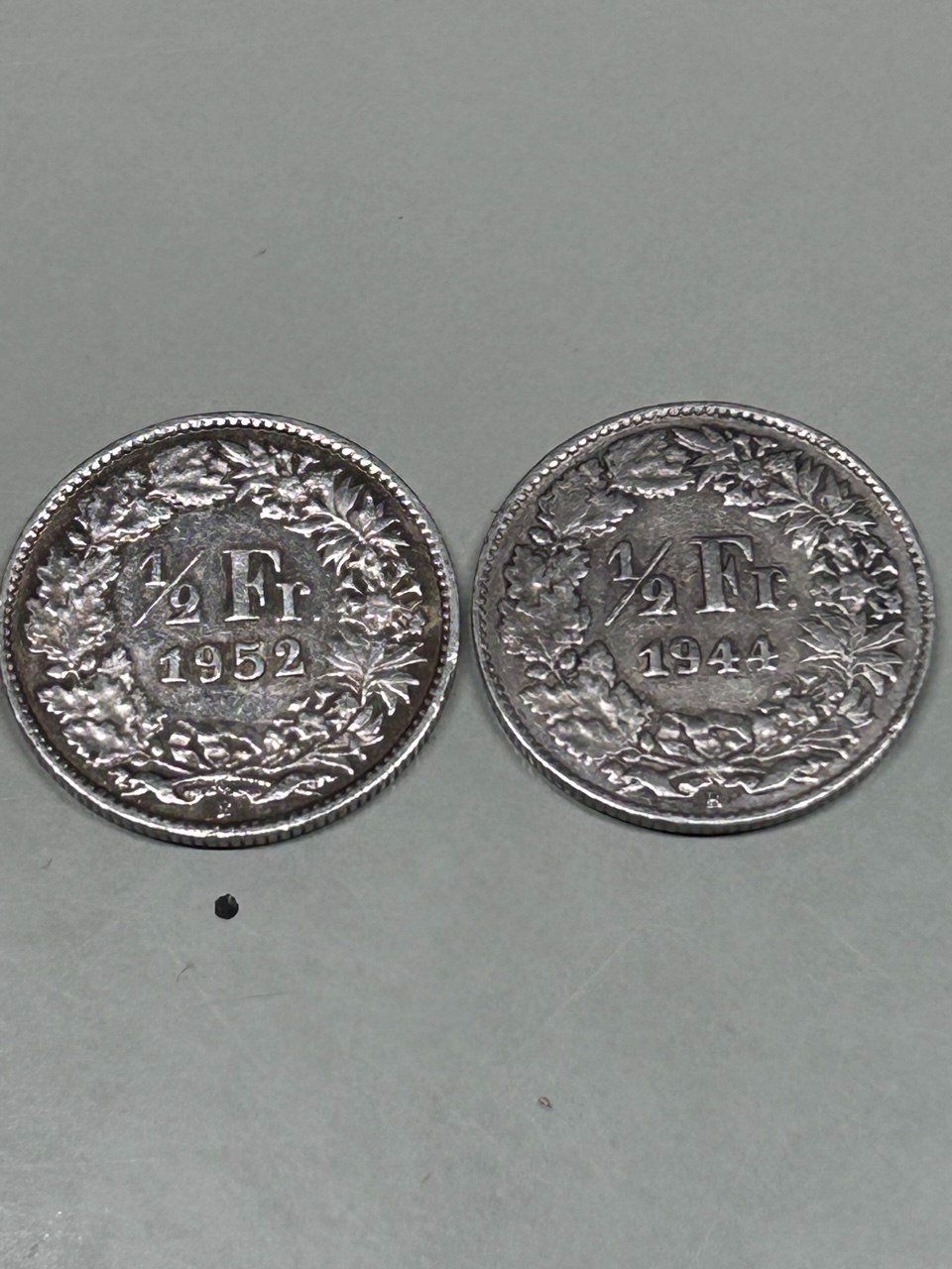 Tutti le monete: 2x 50 Centesimi Svizzero 1944 - 1952 – Usato da Giubiasco venduto da LorisVale