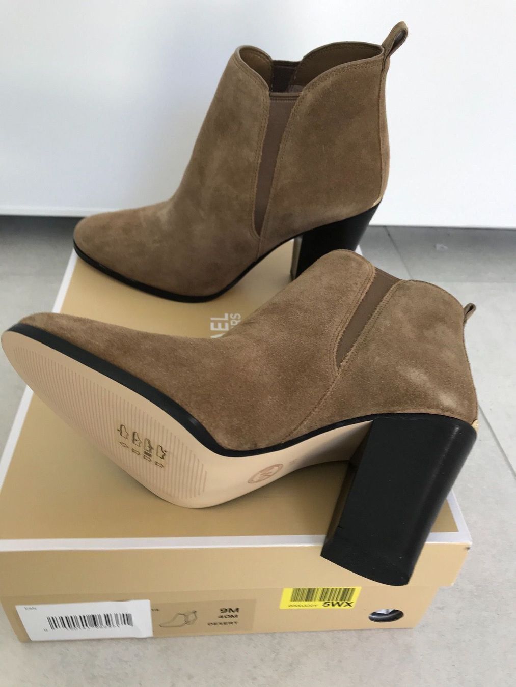 Michael Kors Scarpe da donna: NEW Beautiful Michael Kors Boots 9M – Nuovo e nell'imballaggio originale da Montagnola venduto da eva_gm6j 1