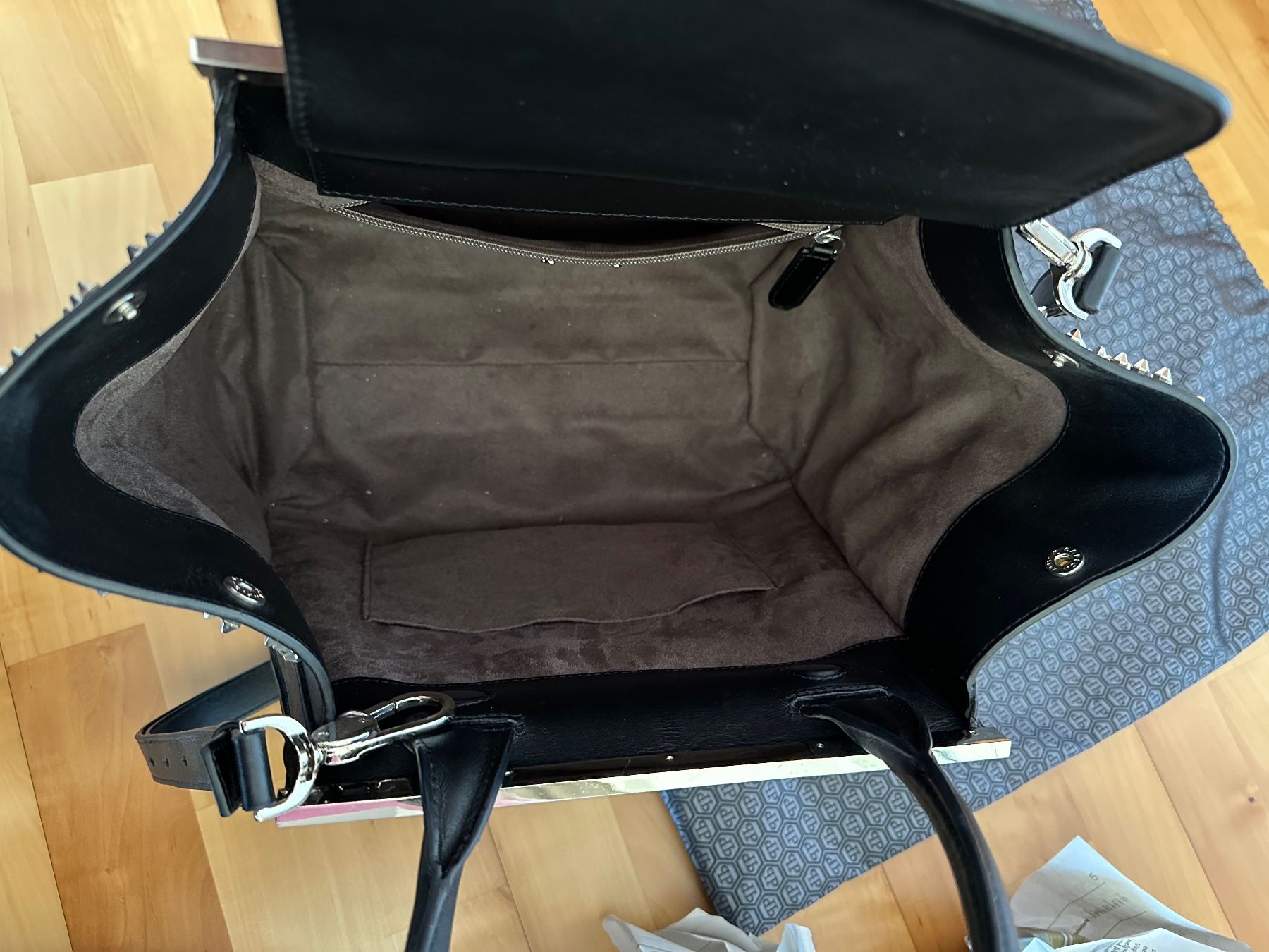 Philipp Plein Borse da donna: Philipp Plein Handtasche schwarz/Nieten – Nuovo (secondo la descrizione) da Niederhasli venduto da R__A 5