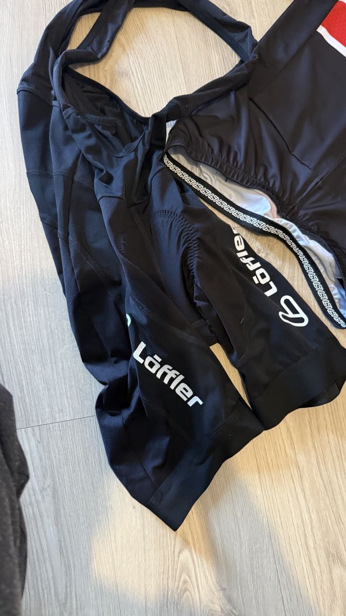 Löffler Canottiere & Pantaloni: Velo Trikot mit Hose – Usato da Stäfa venduto da man_vq6f 4