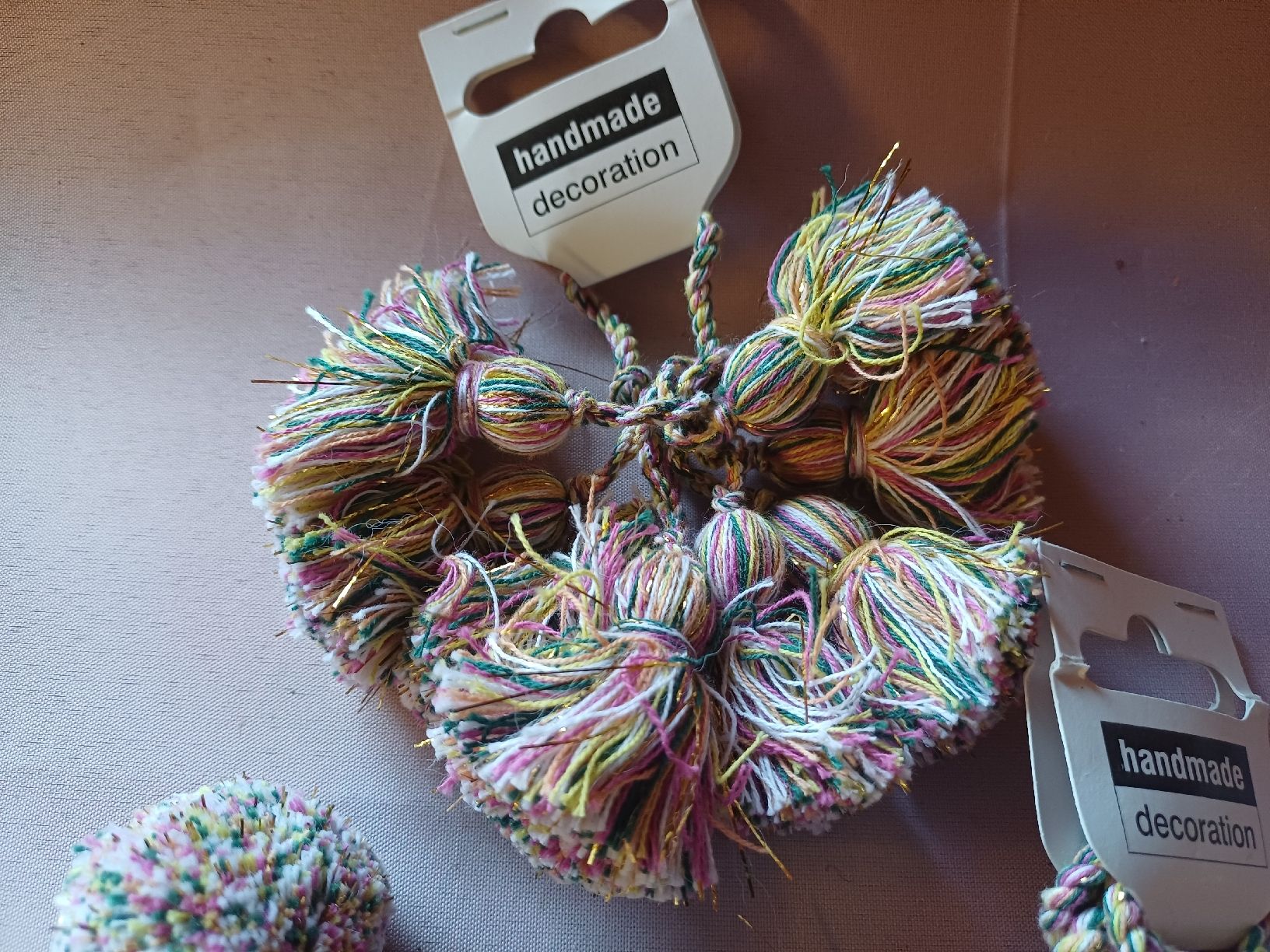 Tutte le decorazioni: neu: Handmade Deko Pompons und Bommel Set, multicolor – Nuovo e nell'imballaggio originale da Nassen venduto da verrueckt 2