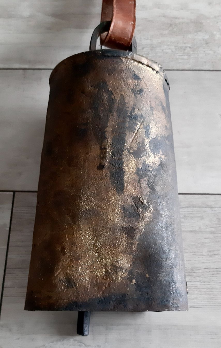 Campanacci mucche: Schöne Glocke mit Lederriemen – Usato da Tagelswangen venduto da BrigittaC01 2