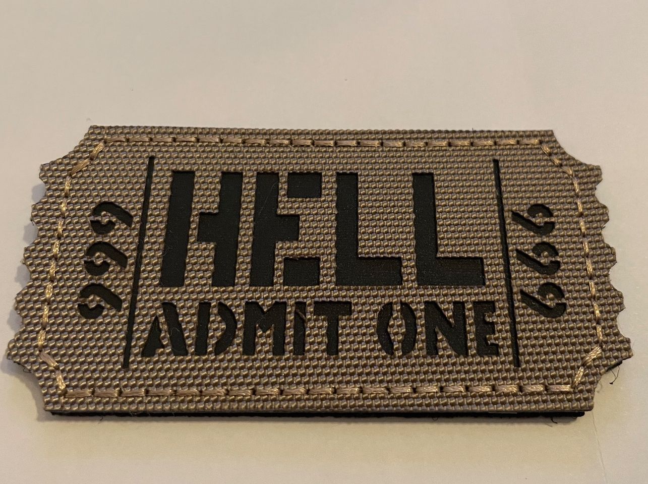 Patches: Patch lasercut 8x4cm « HELL ADMIT ONE » – Neu und originalverpackt aus Grandson von RioDeltaLima