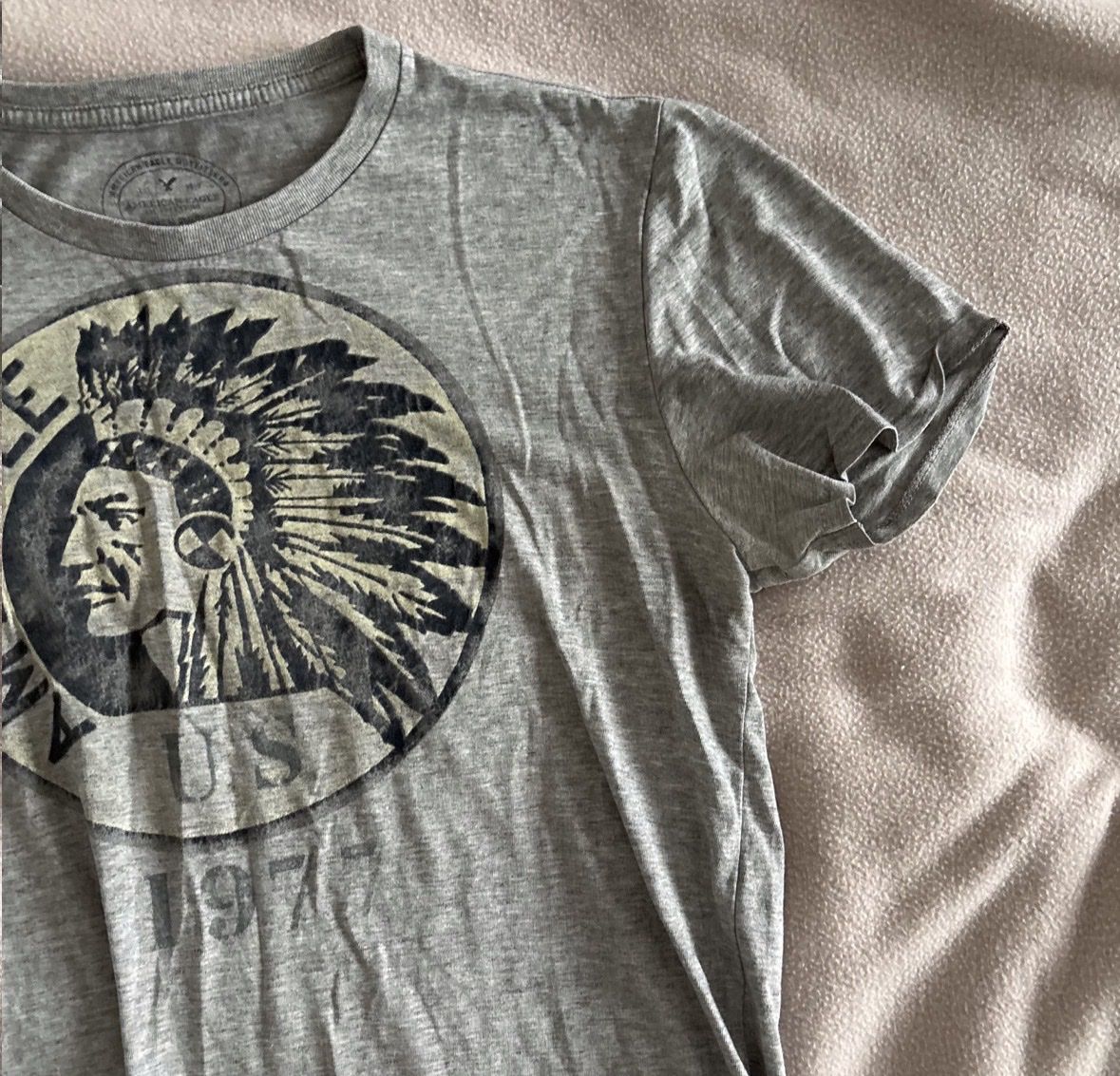 American Eagle T-shirts: t-shirt gris American Eagle – D'occasion à Montreux par m.mlkstn 4