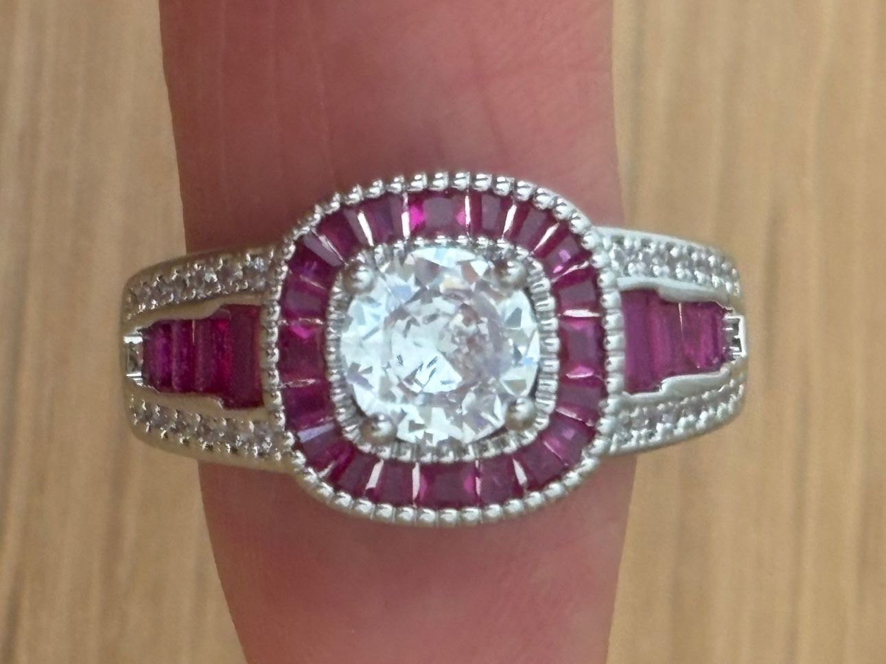 Bagues: Luxus Elegante Gr.19/9 Ring Farbe: Silber / Rot – Neuf (Voir description) à Biel-Bienne par Roserosse13 3