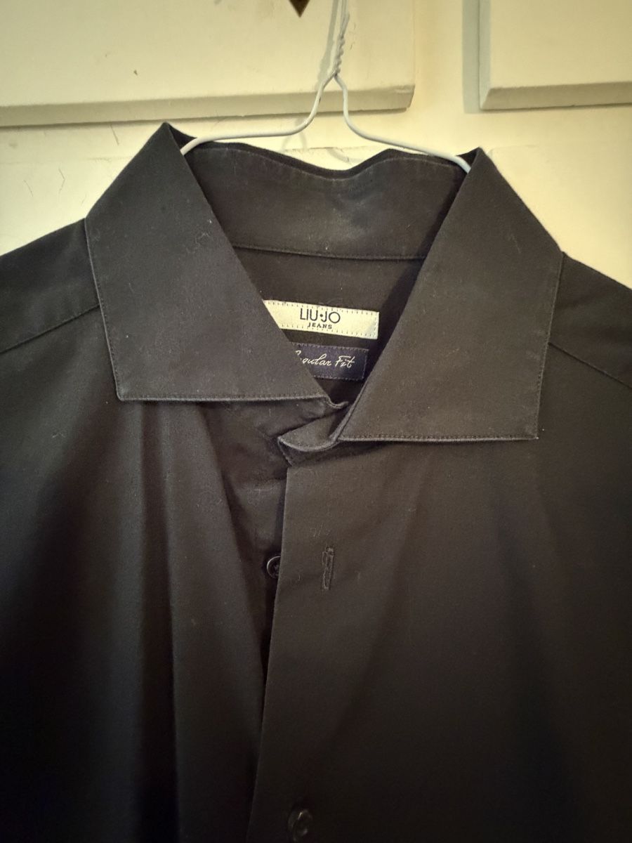 Liu Jo Chemises: Camicia Liu Jo Regular Fit taglia 41 nera cotone elast – D'occasion à Lugano par can_xdd8