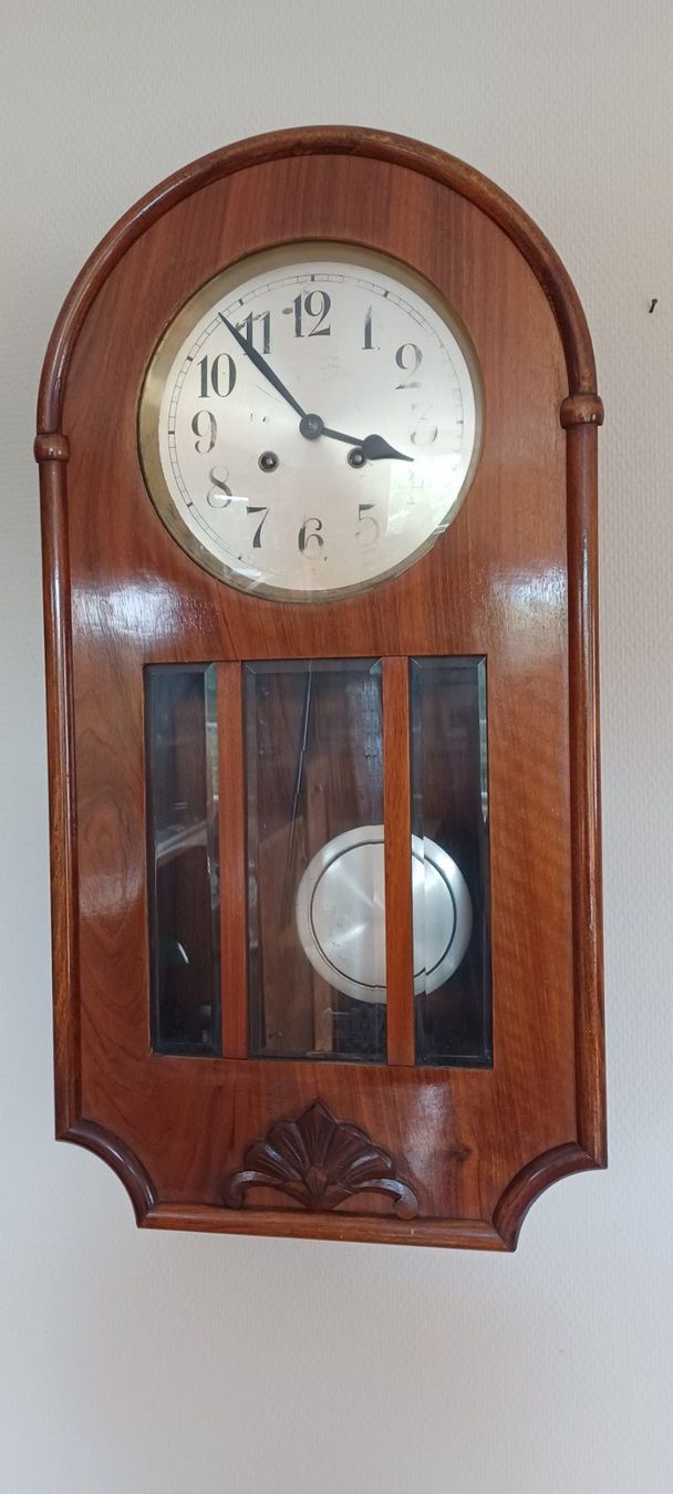 Orologi da terra & Orologi da parete: Wanduhr / Pendeluhr – Usato da Menziken venduto da Nikkimcanton