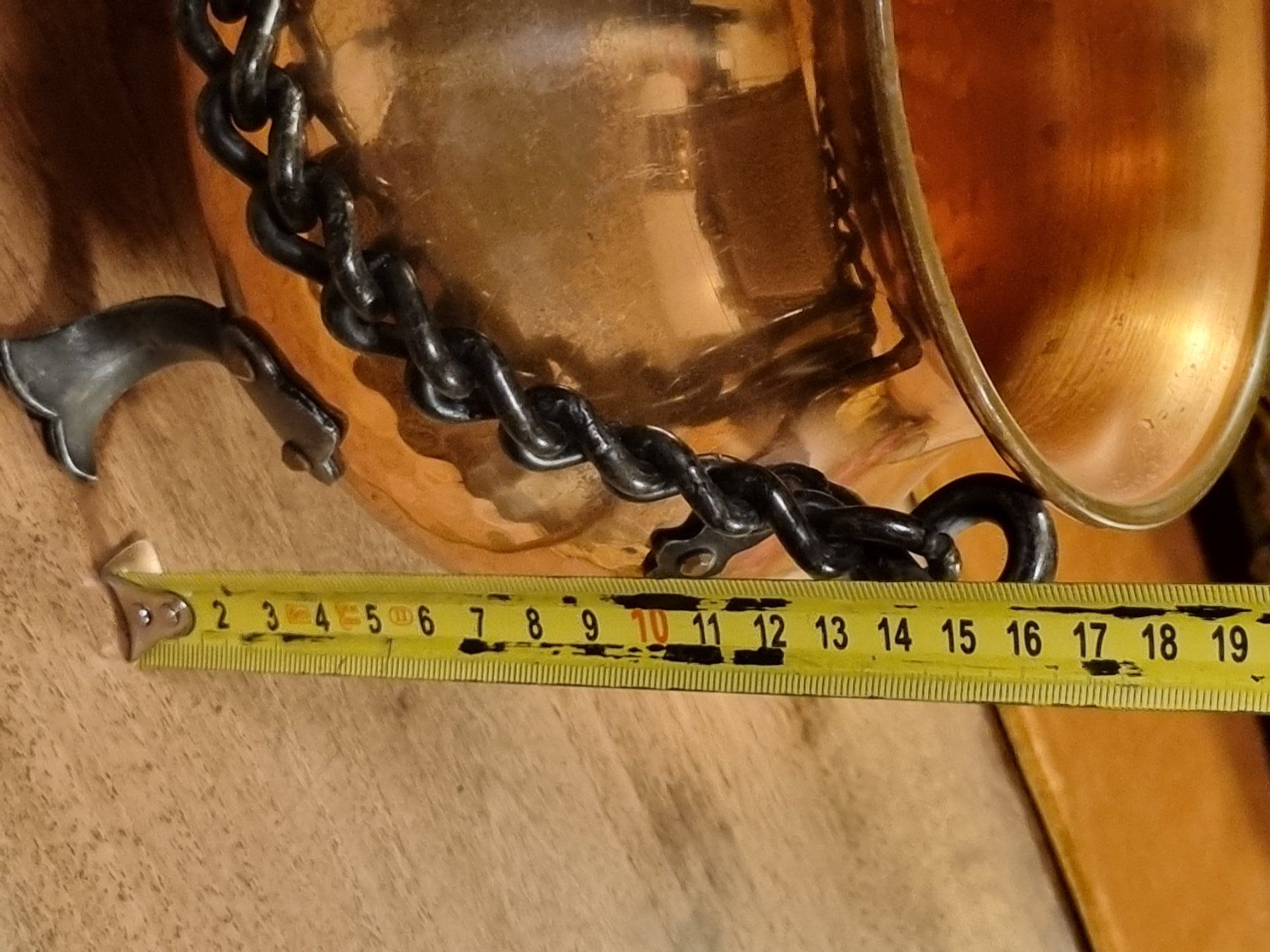 Vasi per fiori: Kupfergefäß / Kupferübertopf auf Füßen mit Kette – Usato da Scharnachtal venduto da devin03 6