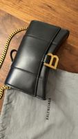 Balenciaga Hourglass Wallet on Chain - Schwarz - Leder