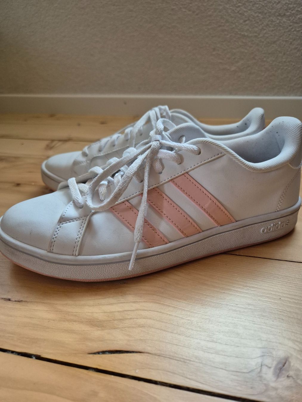 Adidas Scarpe da donna: Adidas Sneaker Gr. 42, weiss – Usato da Steinen venduto da sius21