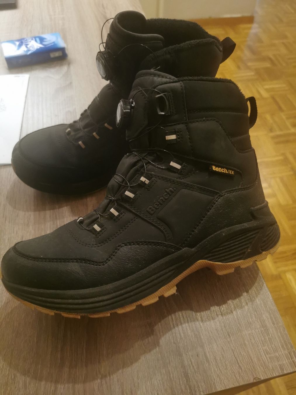 Scarpe da uomo: Bottes  pour la marche Bench Tex Noires, pointure 38 – Usato da Gland venduto da nan34